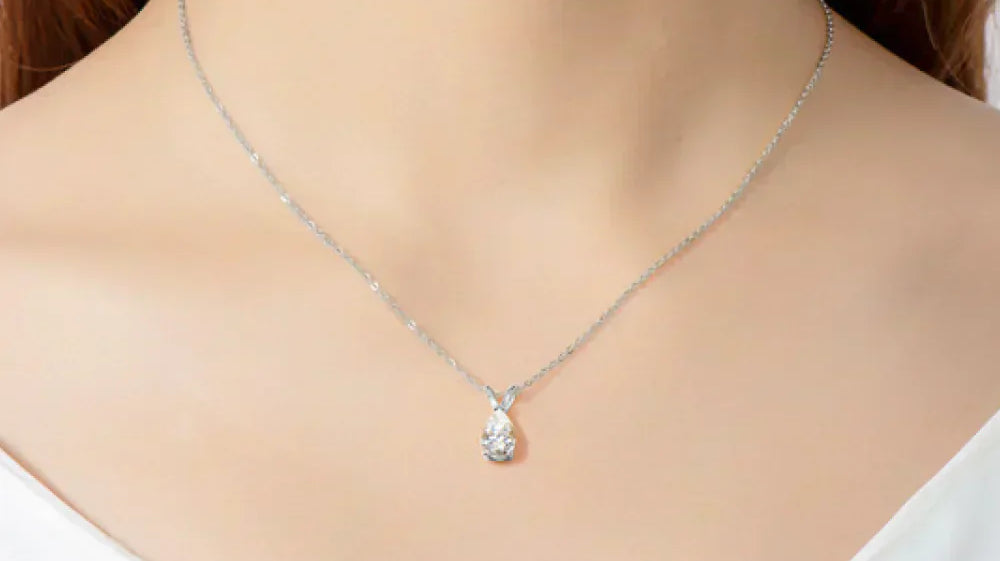 The Best Personalized Jewelry Gifts for Moms in 2026: A Guide to Meaningful Luxury