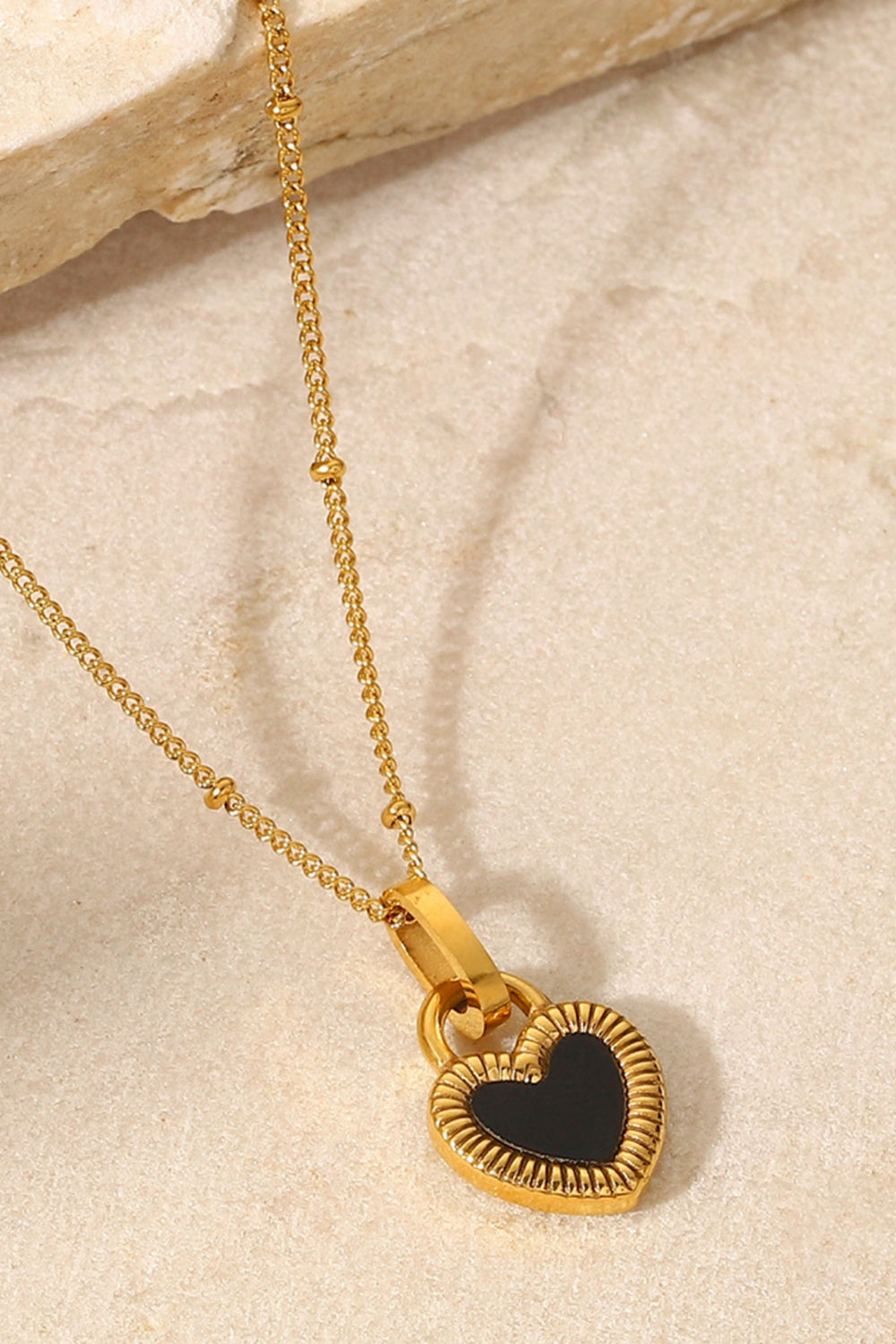 Contrast Heart Pendant Necklace-Bijou Crush