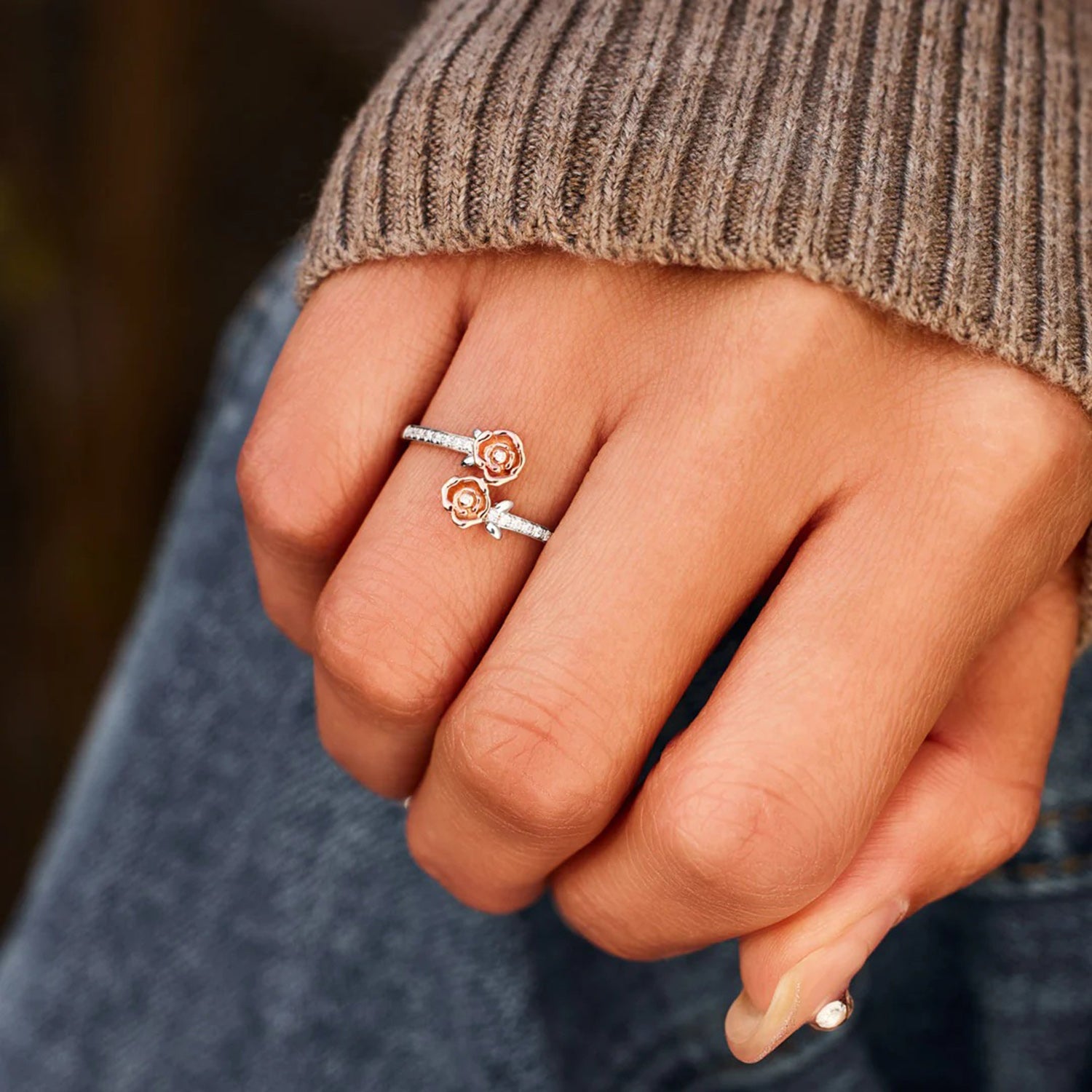 Rose Shape Inlaid Zircon Bypass Ring-Bijou Crush