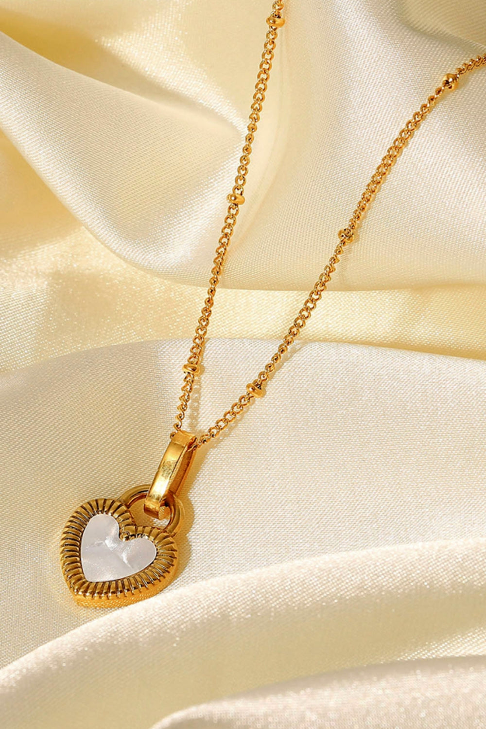 Contrast Heart Pendant Necklace-Bijou Crush