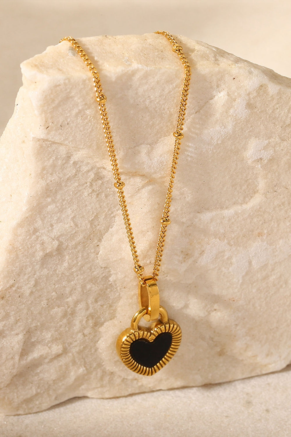 Contrast Heart Pendant Necklace-Bijou Crush