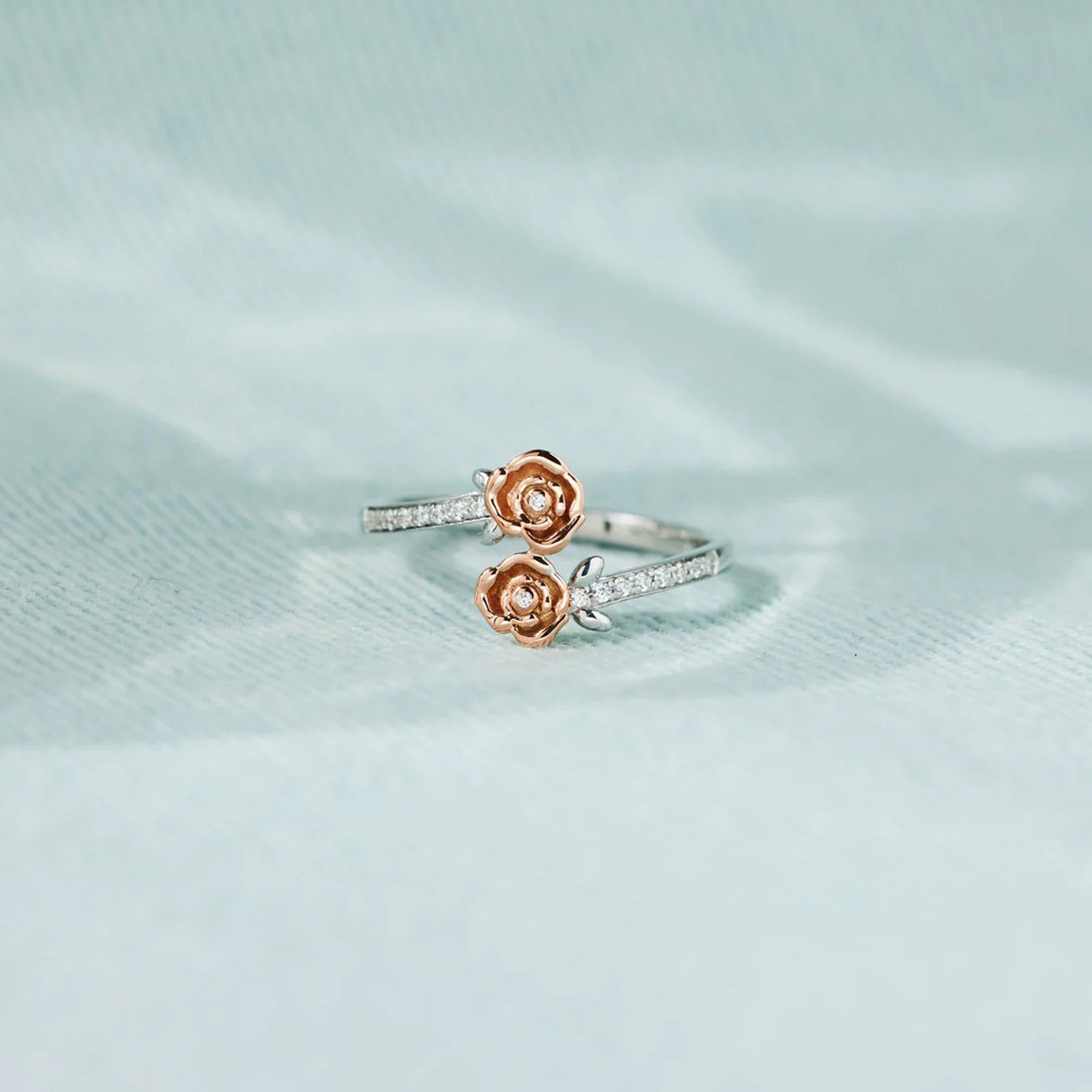 Rose Shape Inlaid Zircon Bypass Ring-Bijou Crush