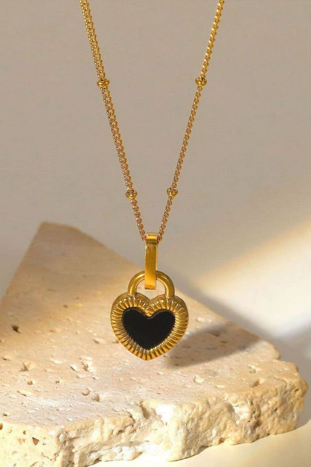 Contrast Heart Pendant Necklace-Bijou Crush