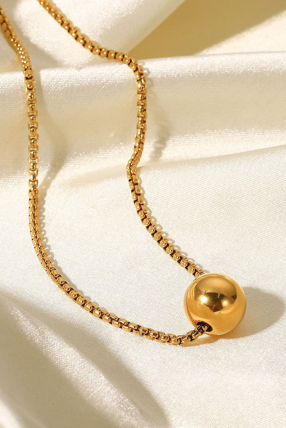 18K Gold-Plated Round Shape Pendant Necklace-Bijou Crush