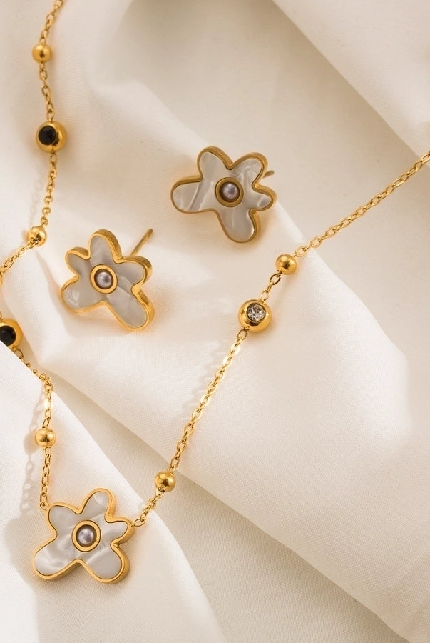 Chic 18K Gold-Plated Flower Jewelry Set with Acrylic Accents – Your Everyday Glow-Up-Bijou Crush
