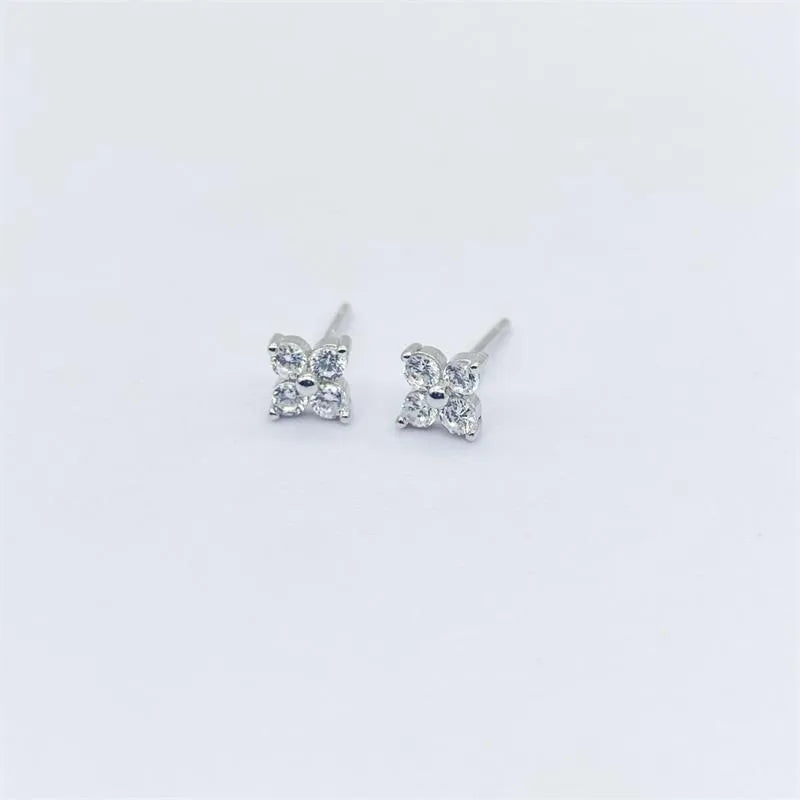 925 Sterling Silver Artificial Diamond Flower Stud Earrings-Bijou Crush