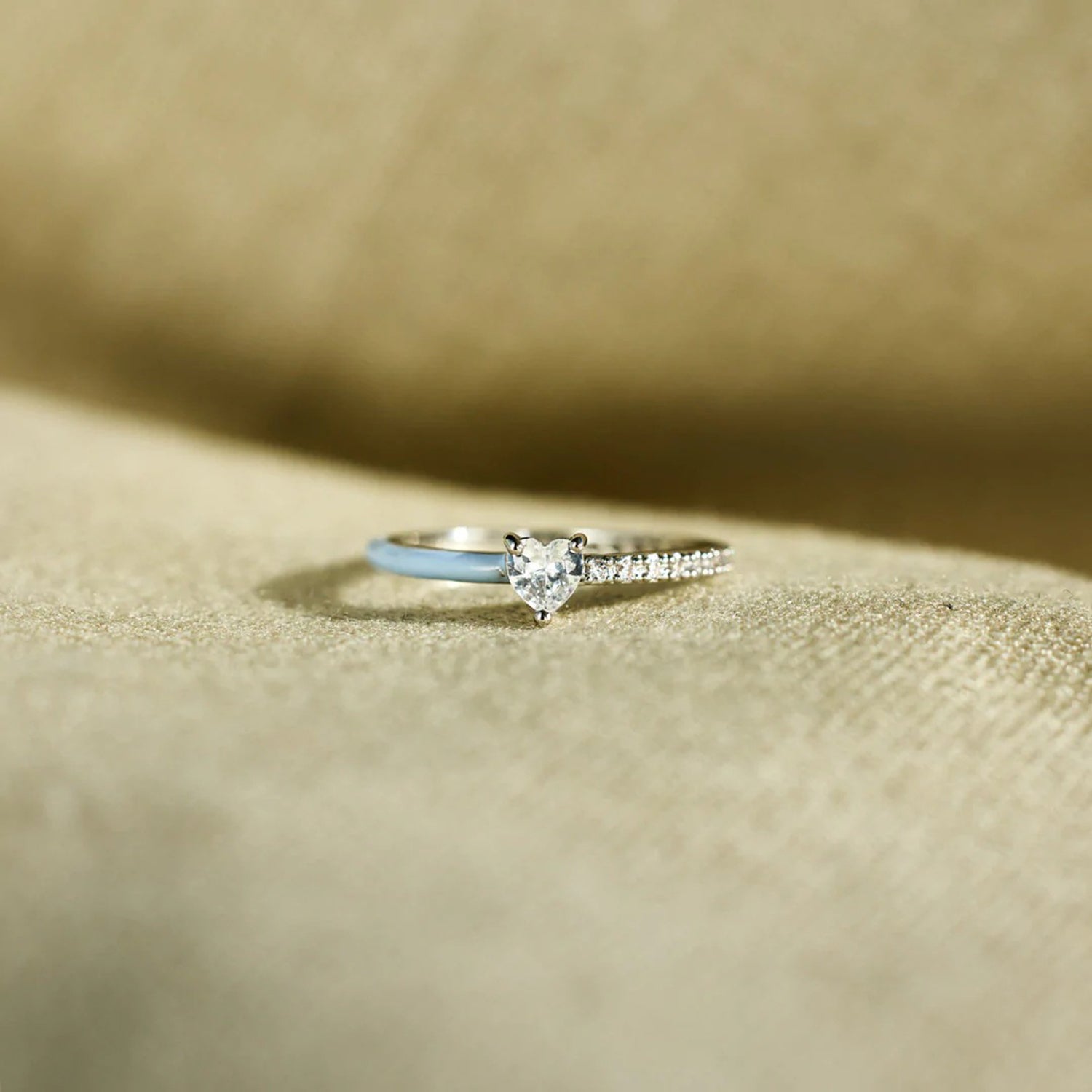 Heart Shape Inlaid Zircon Enamel Ring-Bijou Crush