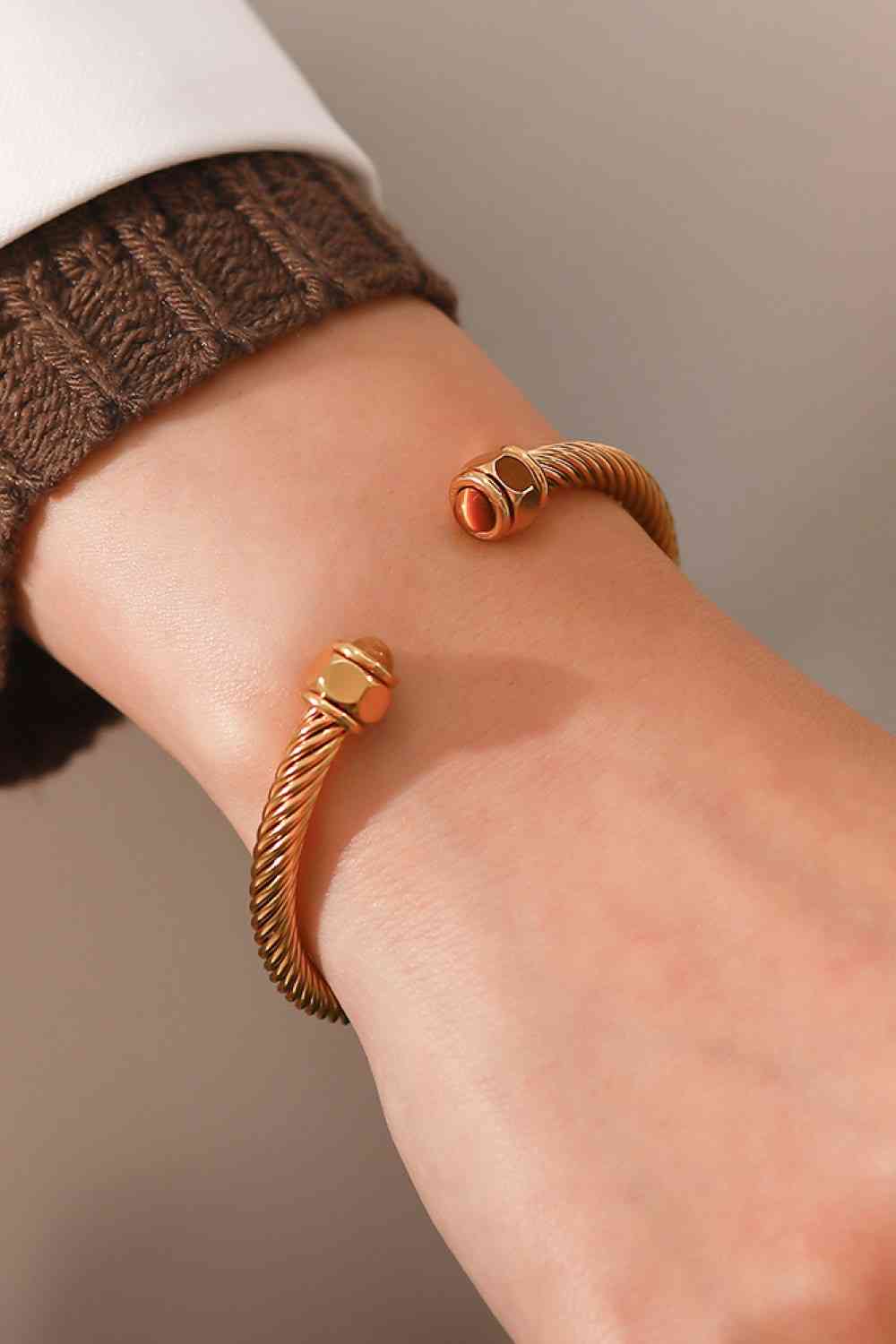 Stainless Steel Twisted C-Shaped Bracelet-Bijou Crush