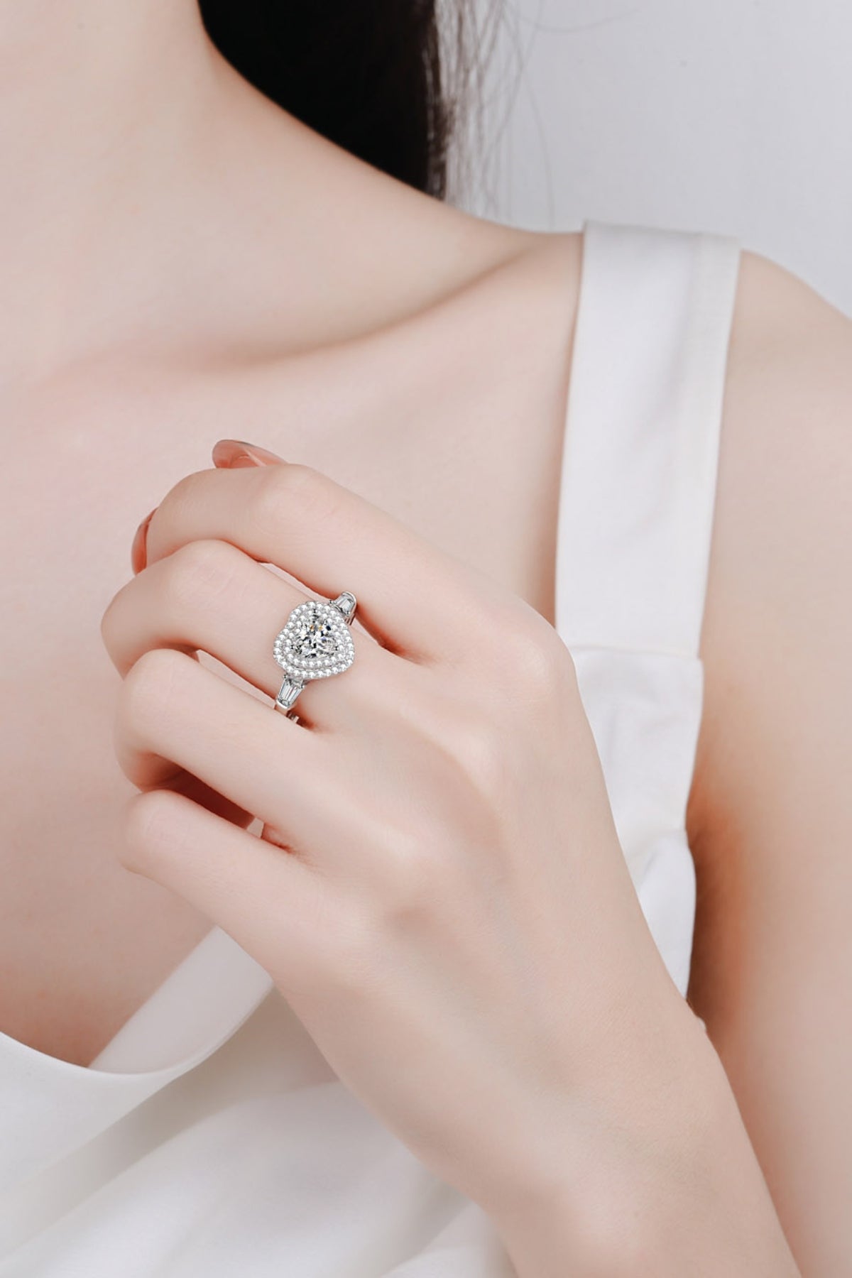 1 Carat Moissanite Heart Ring – Platinum-Plated 925 Sterling Silver-Bijou Crush