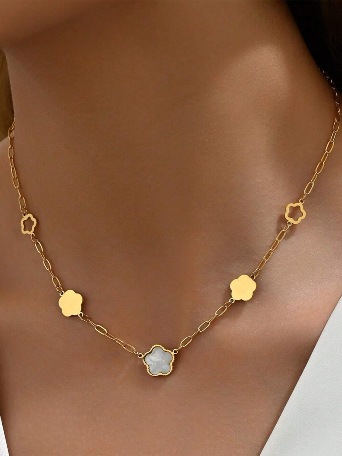 Stainless Steel White Mother-Of-Pearl Flower Necklace-Bijou Crush