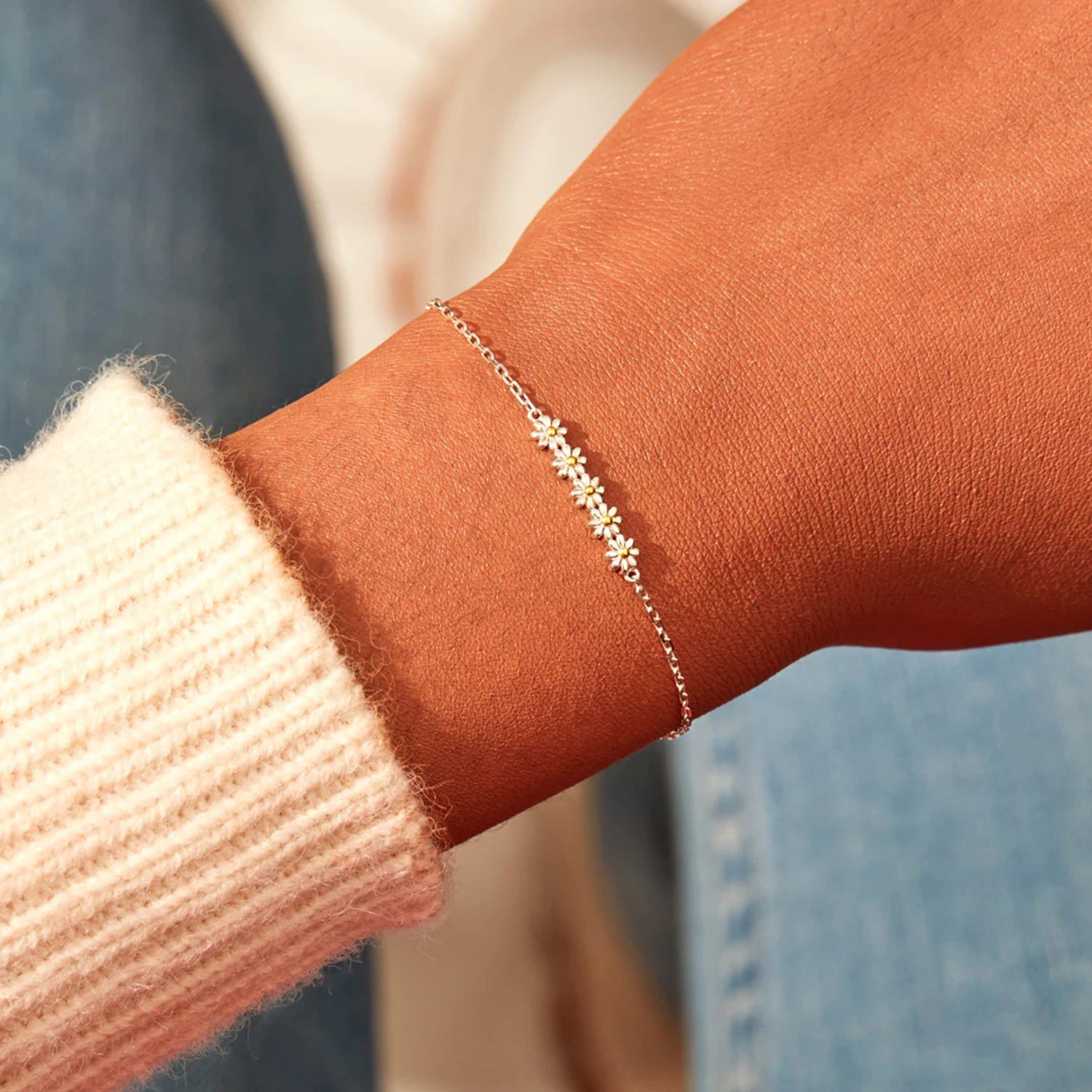 Daisy Shape Spring Ring Closure Bracelet-Bijou Crush