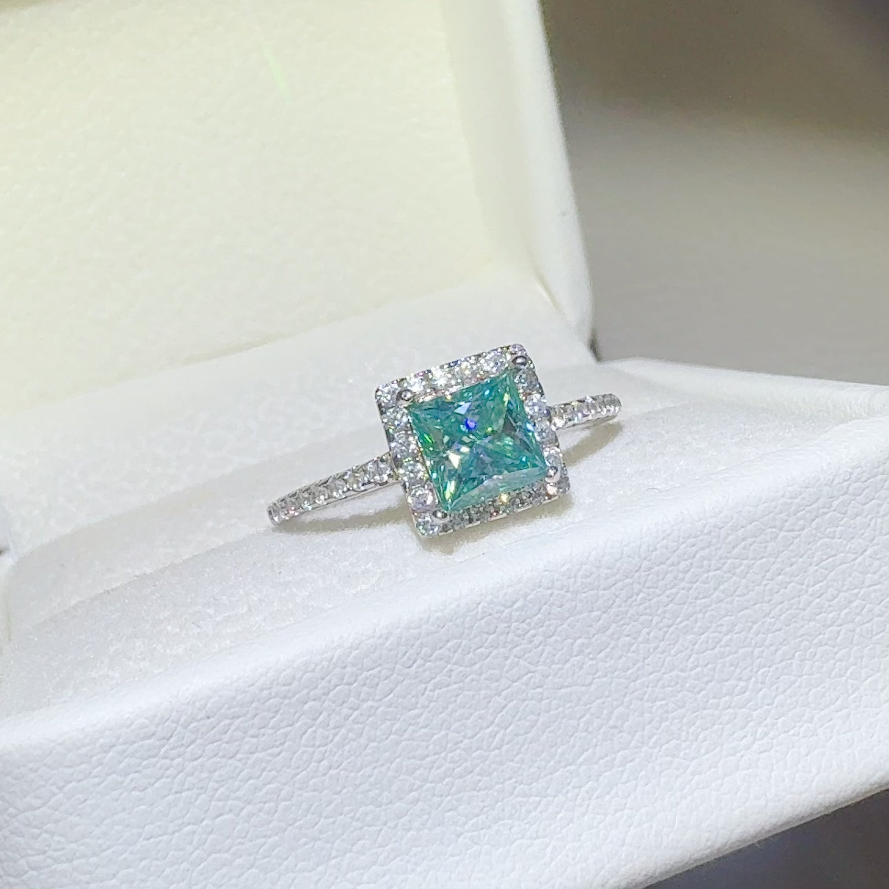 2 Carat 925 Sterling Silver Moissanite Square Shape Ring-Bijou Crush