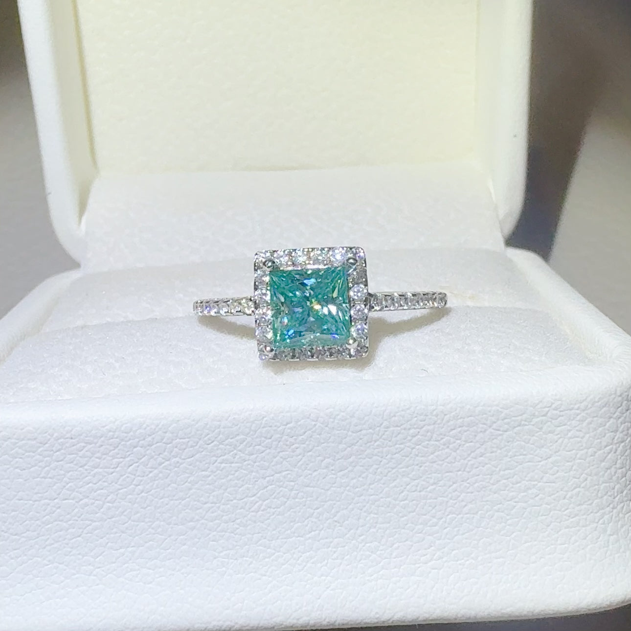 2 Carat 925 Sterling Silver Moissanite Square Shape Ring-Bijou Crush