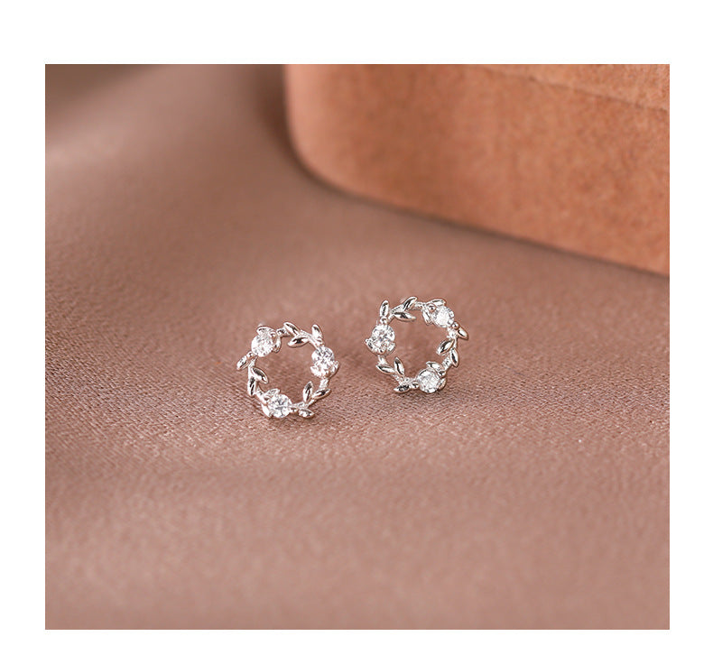 925 Sterling Silver Flower Studs – Zircon Elegance in Bloom-Bijou Crush