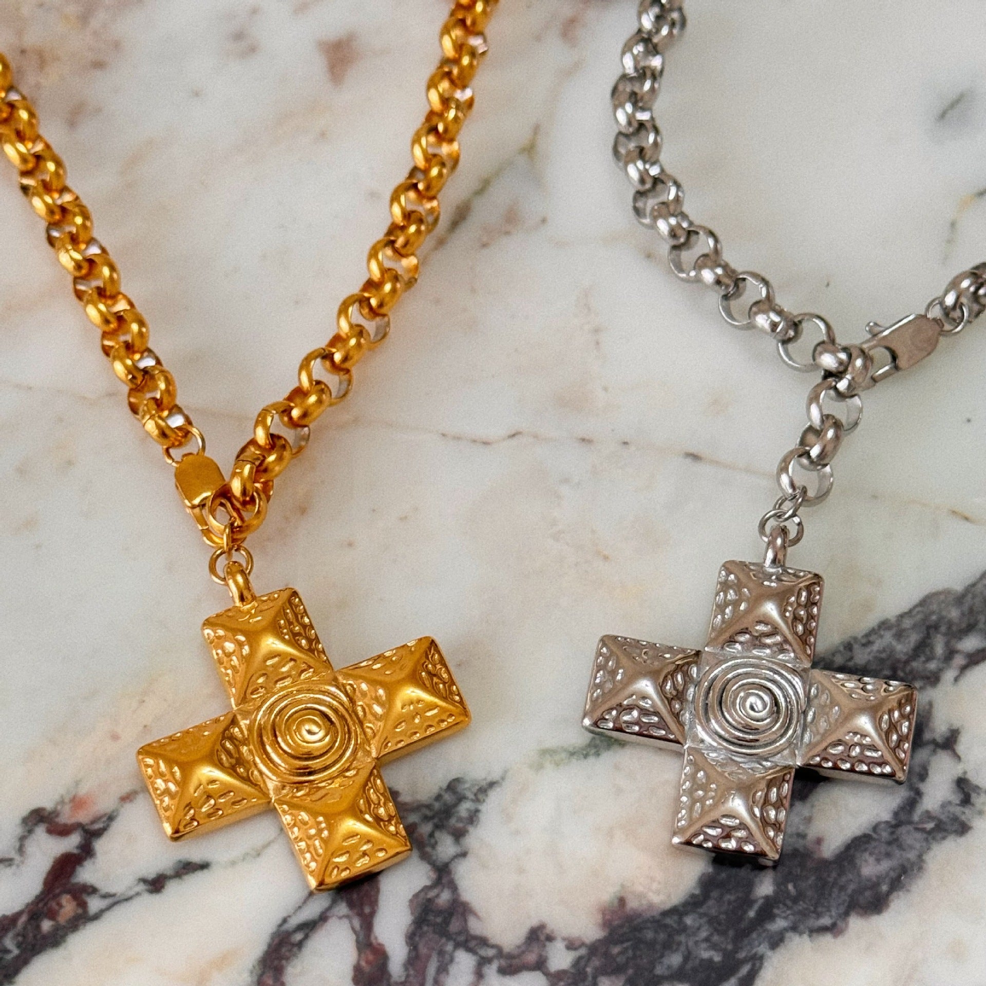 Retro Cross Pendant Necklace – 18K Gold-Plated Titanium Steel Classic-Bijou Crush