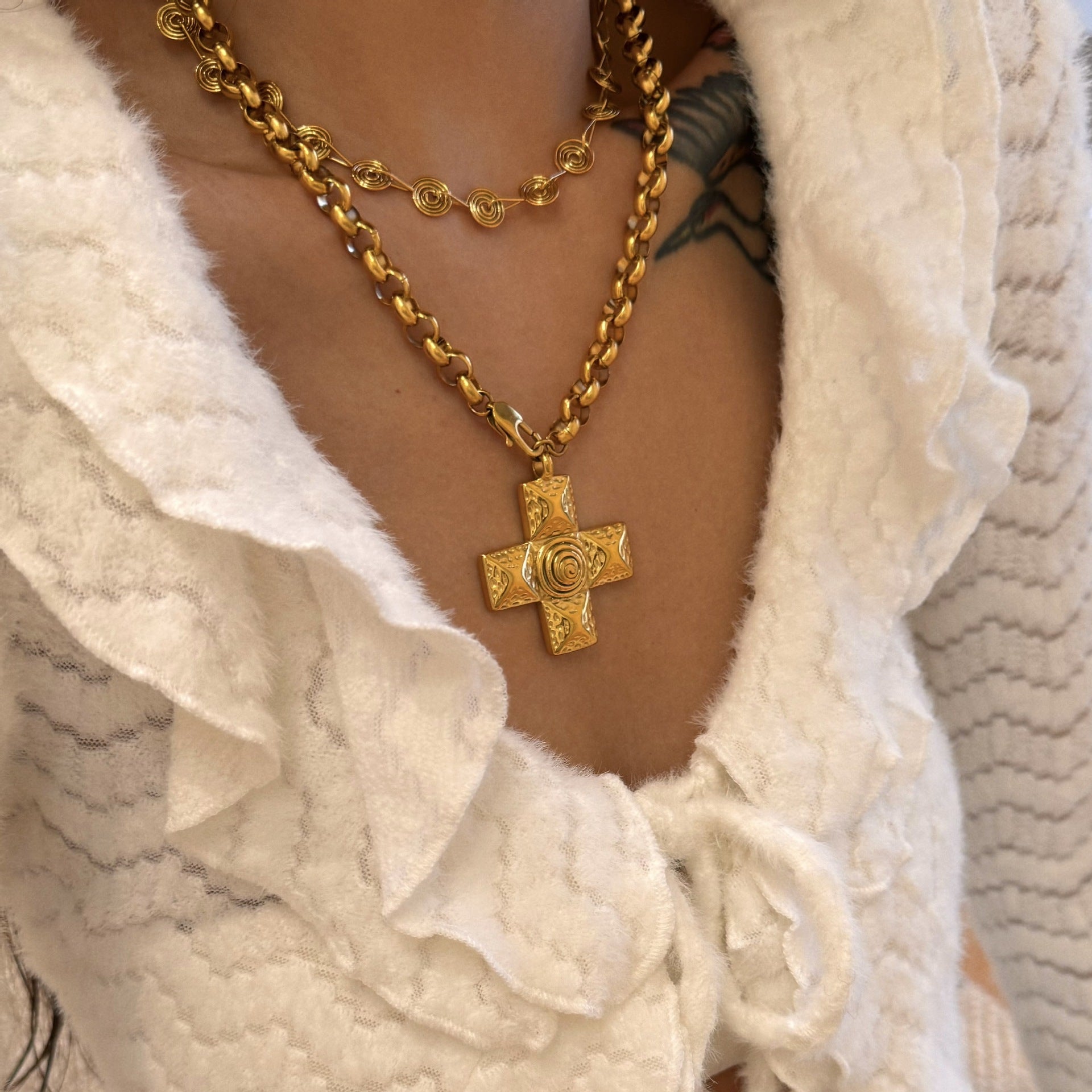 Retro Cross Pendant Necklace – 18K Gold-Plated Titanium Steel Classic-Bijou Crush