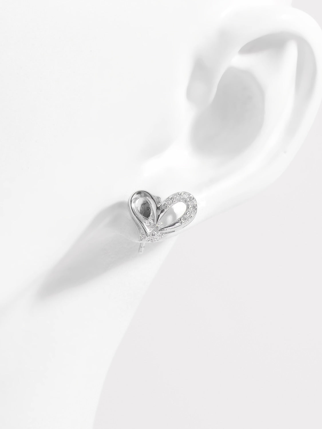 アクセサリー HEART SILVER EARRINGS Ari Heart Silver Huggie Earrings in Platinum Drusy | Kendra