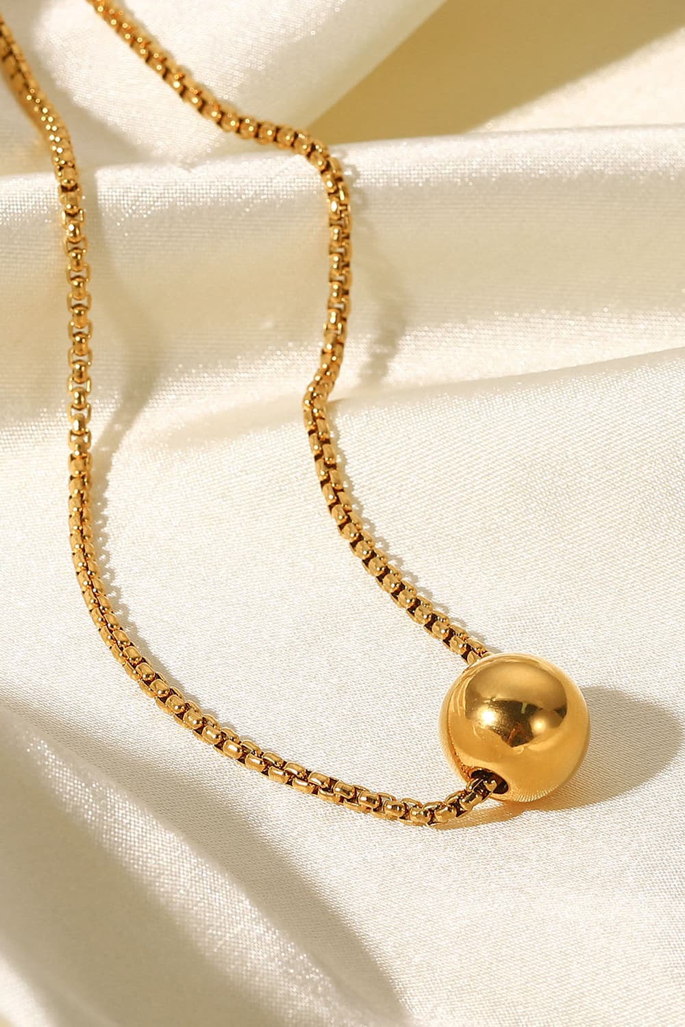 18K Gold-Plated Round Shape Pendant Necklace-Bijou Crush
