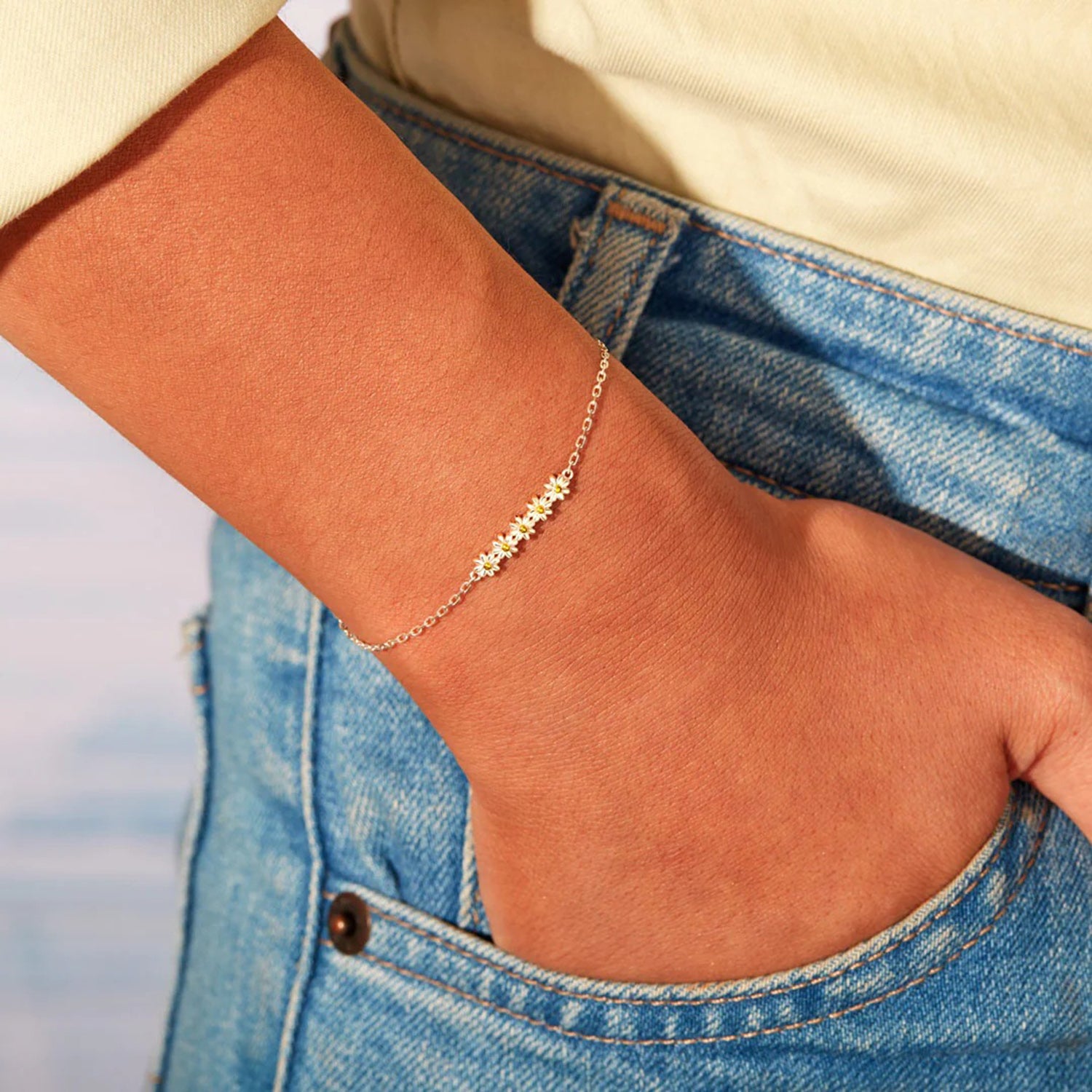 Daisy Shape Spring Ring Closure Bracelet-Bijou Crush