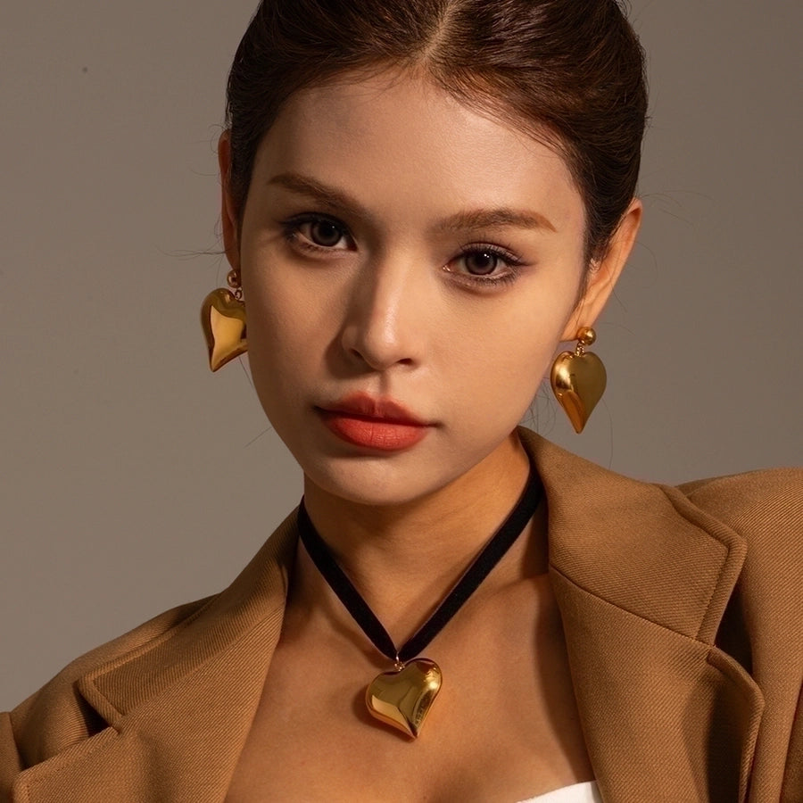 Golden Heart Necklace – 18K Gold-Plated Stainless Steel Pendant with Timeless Love-Bijou Crush