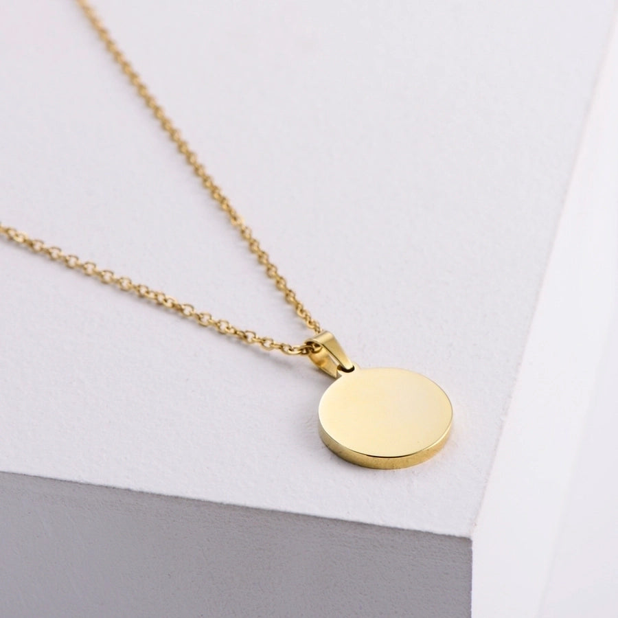Shell 18K Gold Plated Simple Style Letter Shell Pendant Necklace-Bijou Crush
