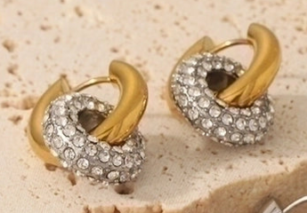 Throwback Shine Hoops – 18K Gold-Plated Zircon with Stainless Steel Swag-Bijou Crush