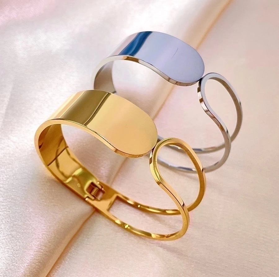 Sleek Solid Bangle – Minimalist Polished Stainless Steel Perfection-Bijou Crush